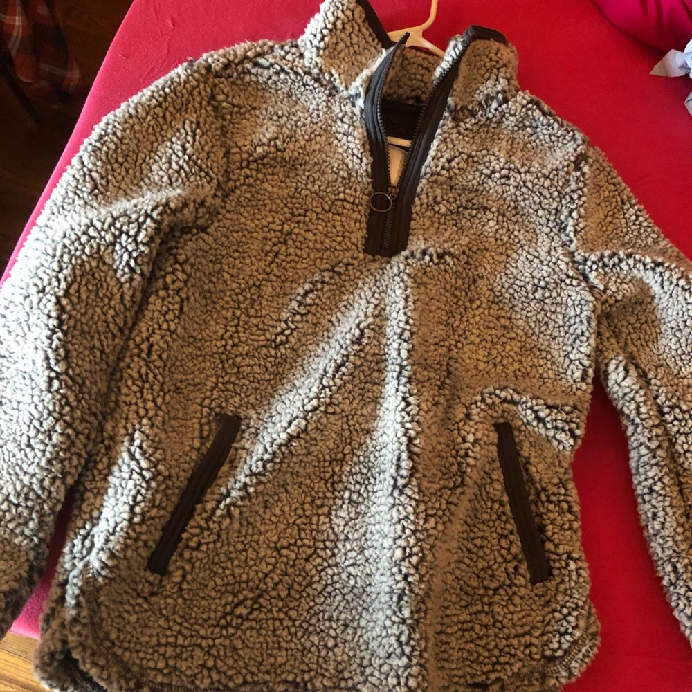 SUPER COZY SHERPA sweatshirt!